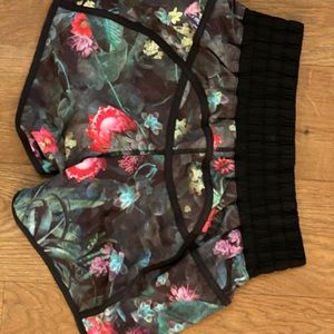 Lululemon shorts like new